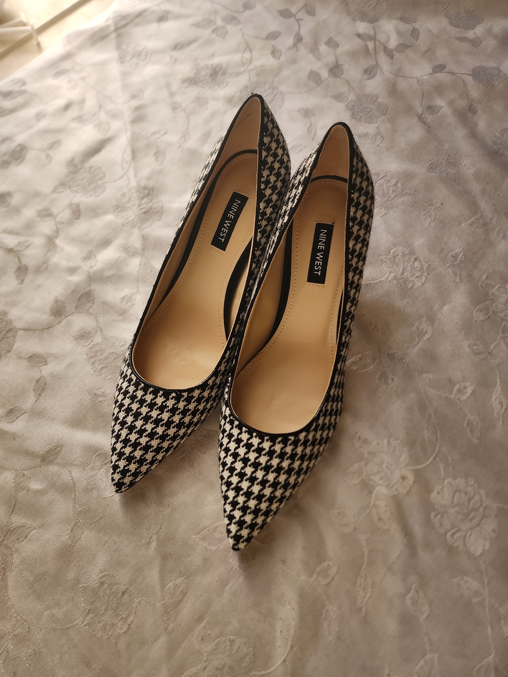 Brand New Nine West Pointed Toe Pumps, Size:7.5; Colour: Houndstooth